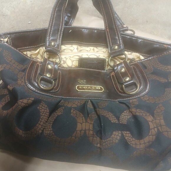 Coach Handbags - Coach purse